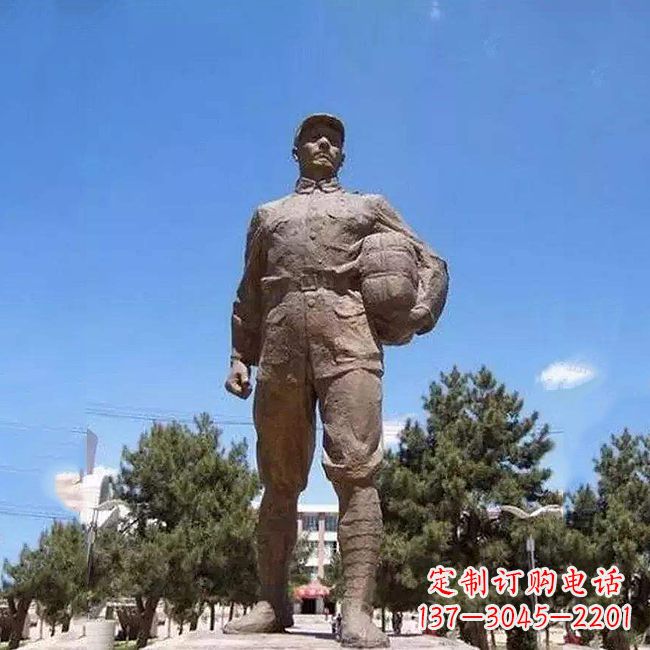 聊城董存瑞石雕像 - 传承英雄精神的纪念雕塑