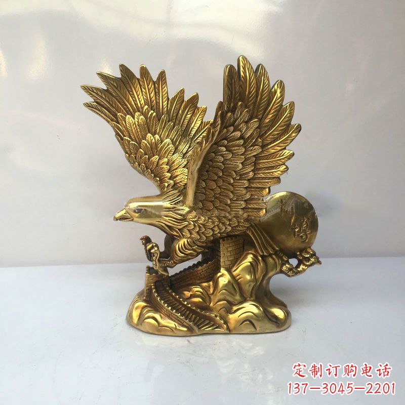 聊城高雅迷人的镀金铜老鹰雕塑
