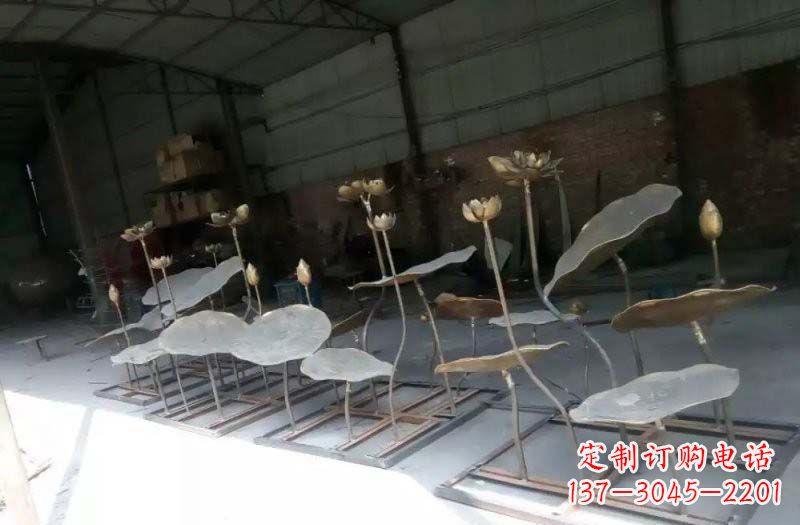 聊城精美锻铜荷花荷叶雕塑