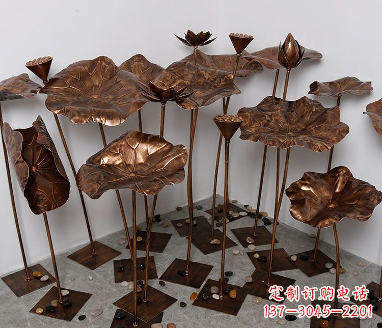 聊城锻铜荷花景观雕塑
