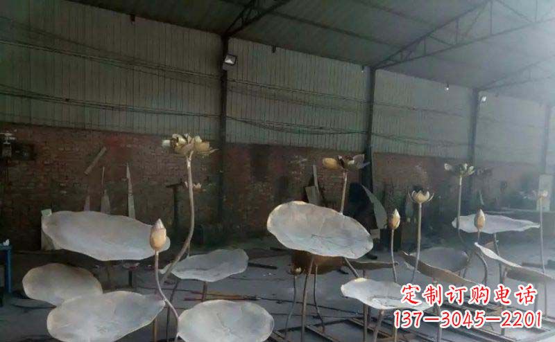 聊城锻铜荷叶荷花广场景观雕塑