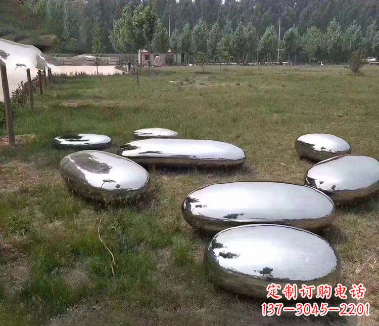 聊城抽象镜面不锈钢鹅卵石雕塑