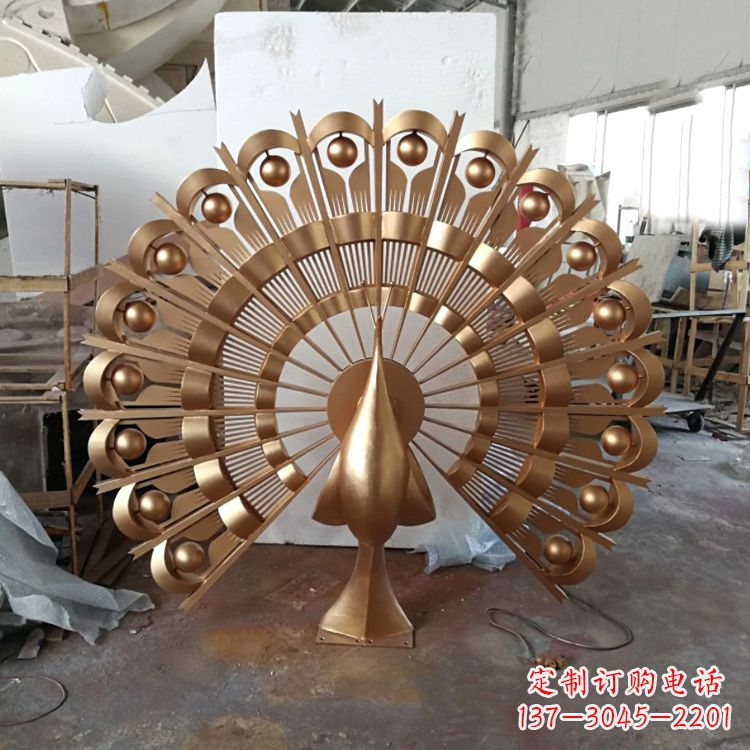 聊城精致而又经典的仿铜色不锈钢孔雀雕塑