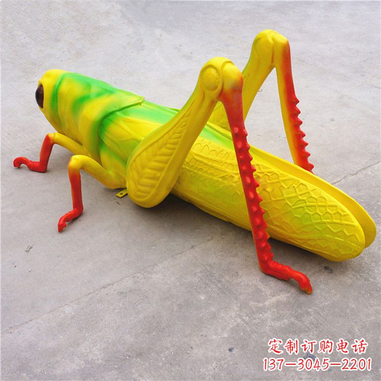 聊城仿真蝗虫玻璃钢蚂蚱雕塑