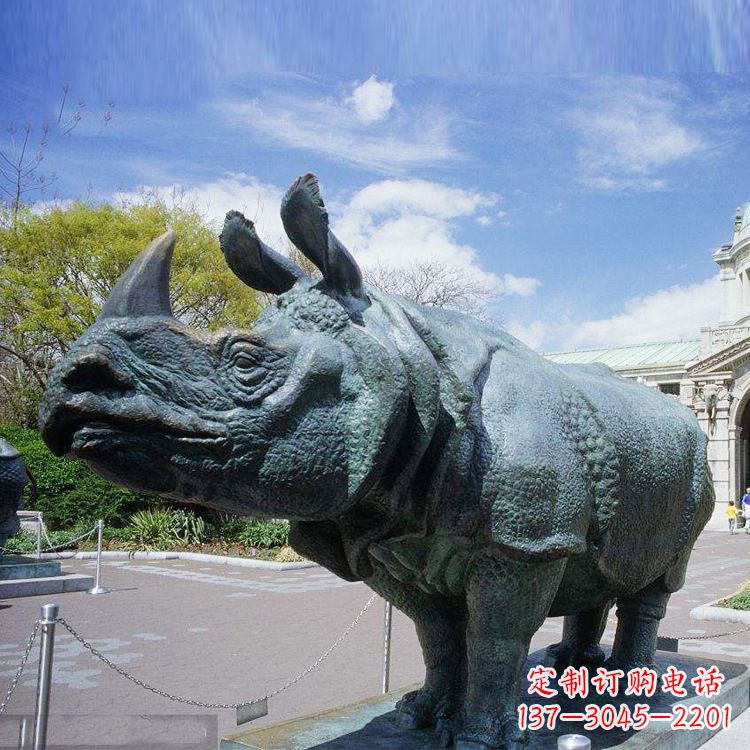 聊城仿真犀牛铜雕-公园园林动物雕塑摆件