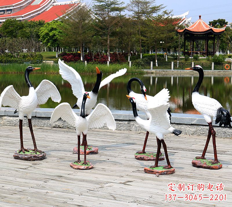 聊城仿真仙鹤动物雕塑