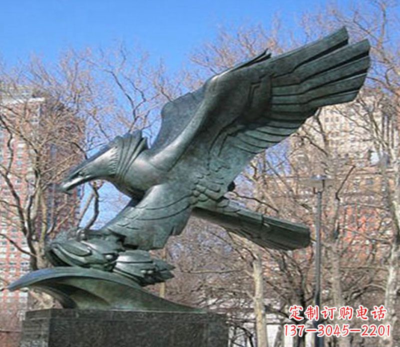 聊城飞鹰石雕动物景观雕塑