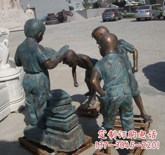 聊城童话般的梦幻小孩铜雕塑