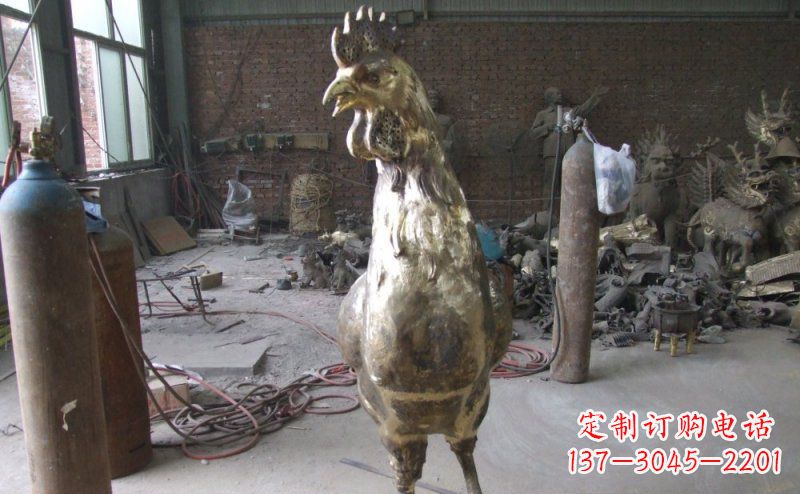 聊城雕刻公鸡铜雕,铸就艺术之美