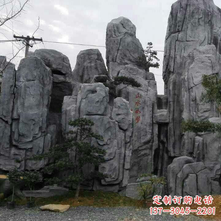 聊城GRC塑石假山雕塑--营造一片芳草如茵的大自然风景