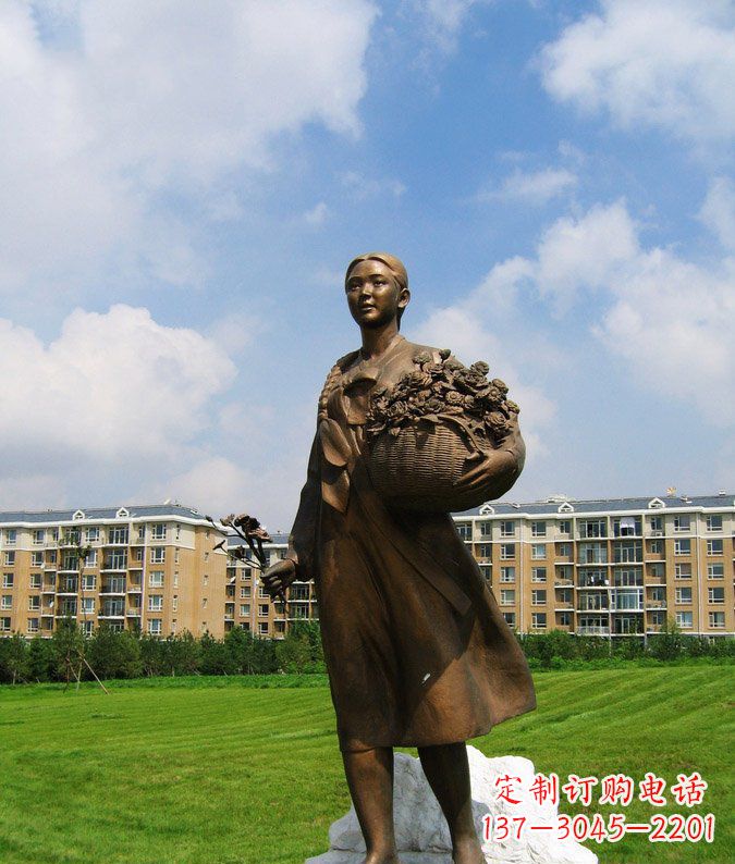 聊城传统精美少数民族雕塑——抱花篮的少数民族女孩