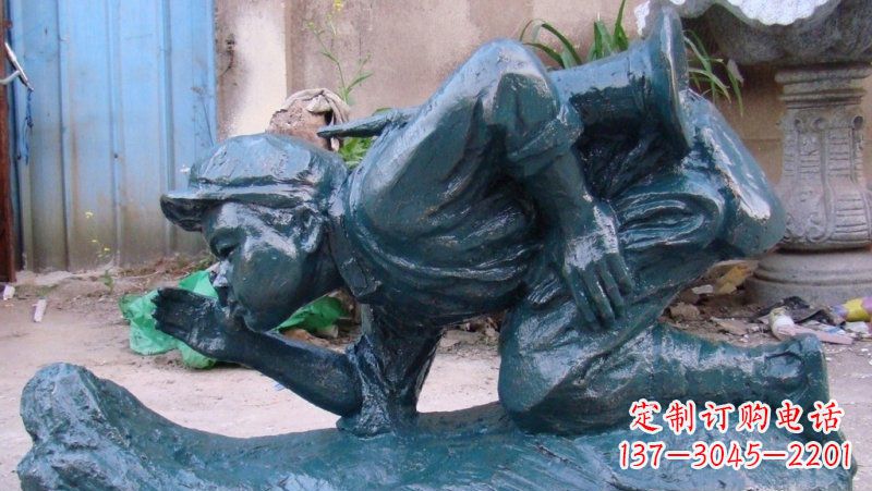 聊城传统文化符号——小红军冲锋号雕塑