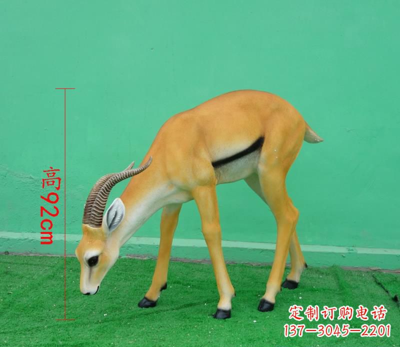 聊城玻璃钢仿真羚羊雕塑