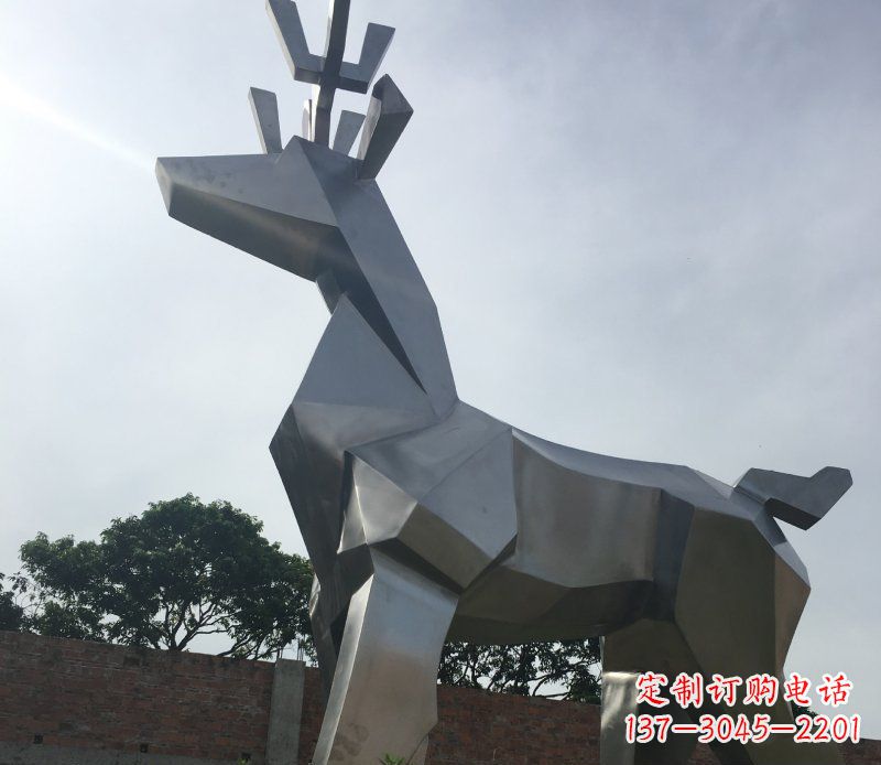 聊城不锈钢几何鹿雕塑