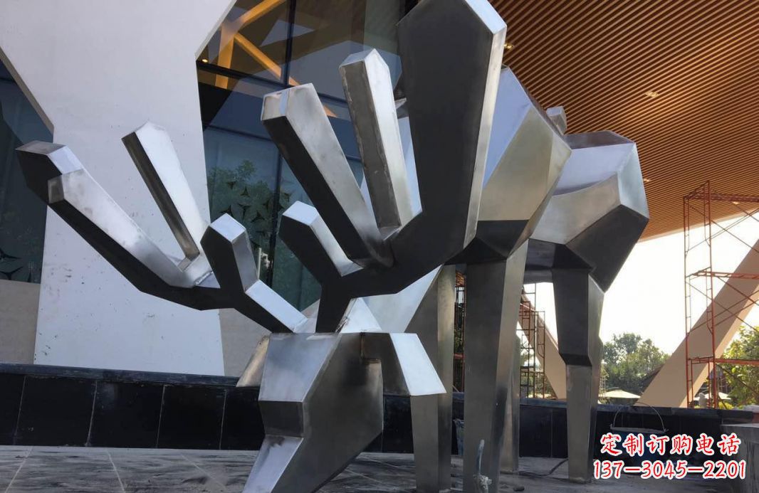 聊城高端不锈钢抽象驯鹿雕塑