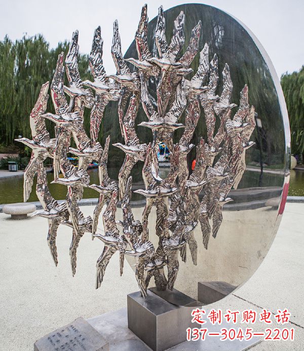 聊城欣赏鸽子轻盈的美丽——不锈钢动物鸽子雕塑