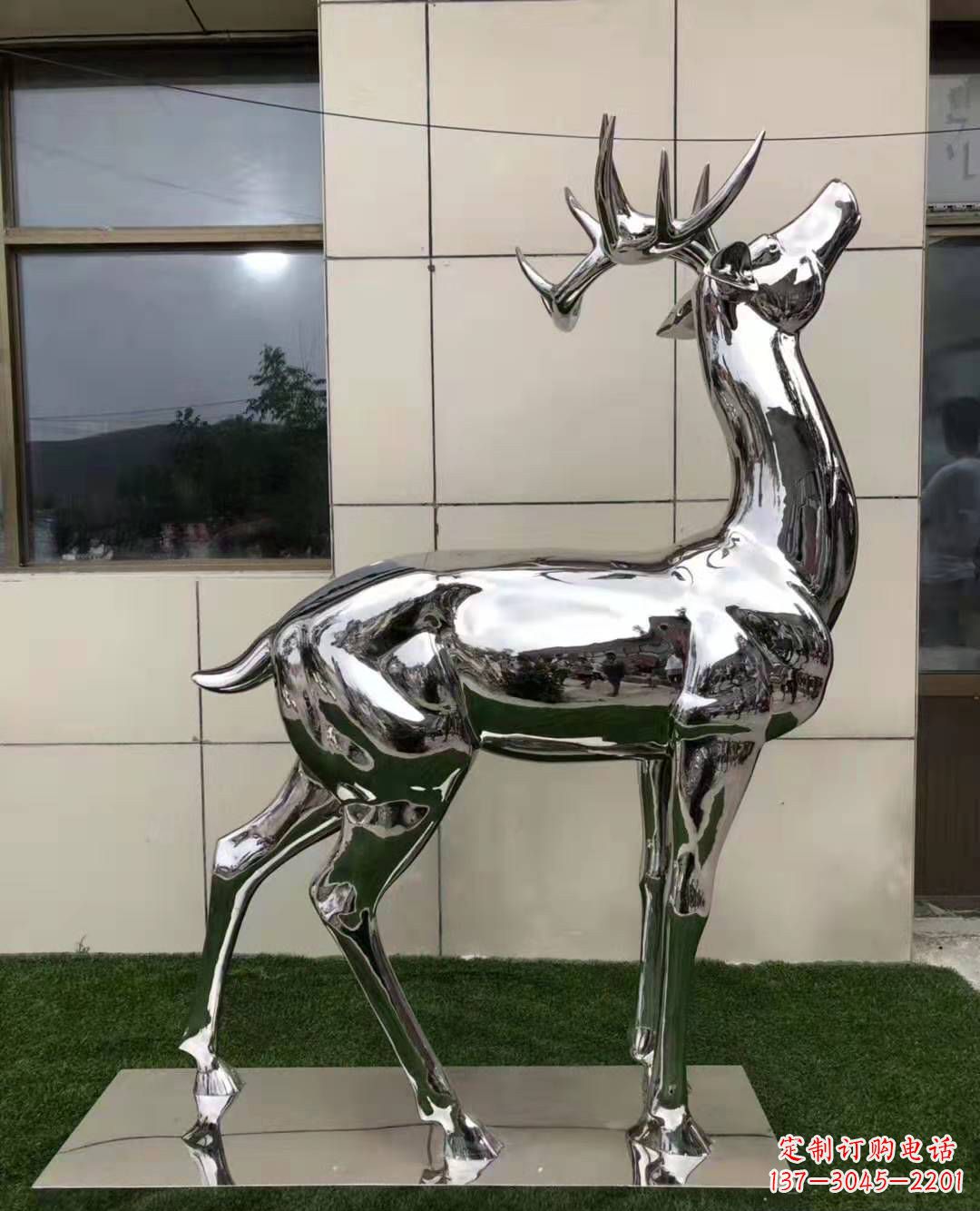 聊城不锈钢艺术品精美梅花鹿雕塑