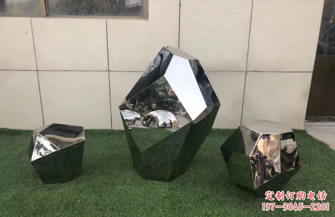 聊城高质感不锈钢鹅卵石雕塑