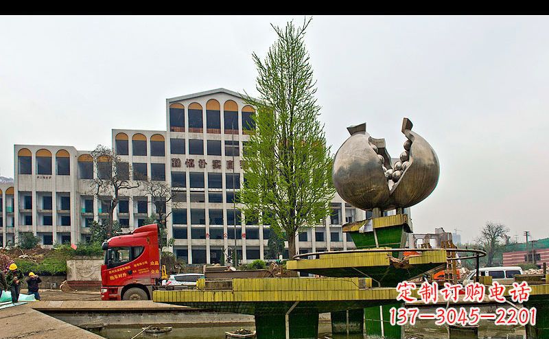 聊城精美不锈钢石榴景观雕塑