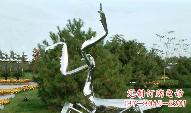 聊城优雅大气的不锈钢螳螂雕塑