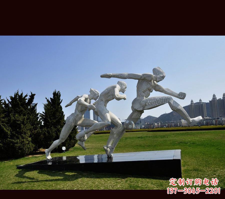 聊城中领雕塑-优雅的不锈钢足球雕塑