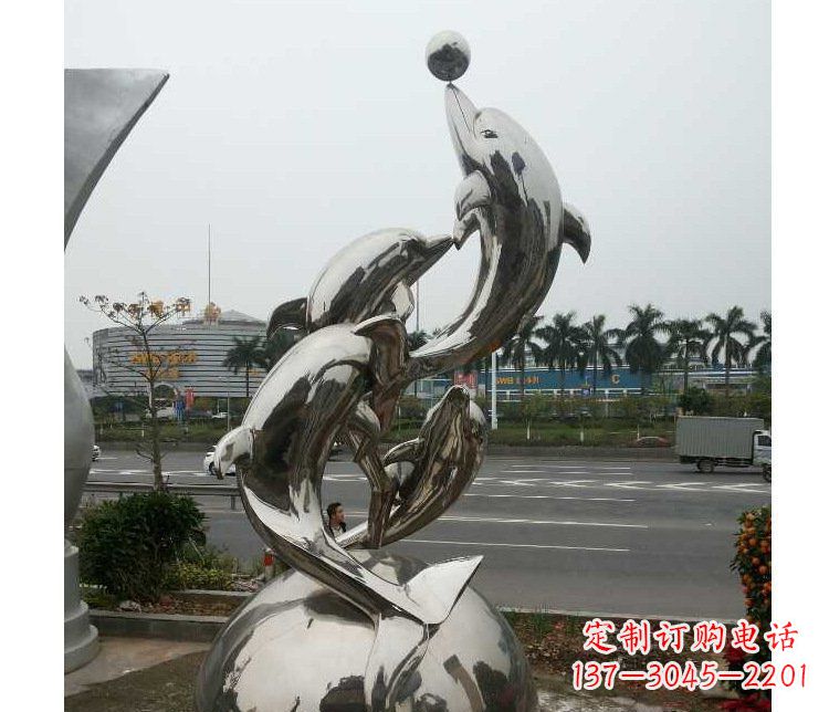 聊城海豚雕塑多功能不锈钢跳跃玩球