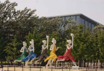 聊城不锈钢雕塑——拿火炬跑步