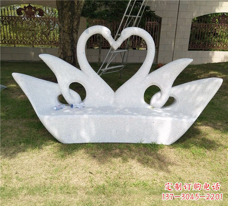 聊城公园大理石天鹅座椅