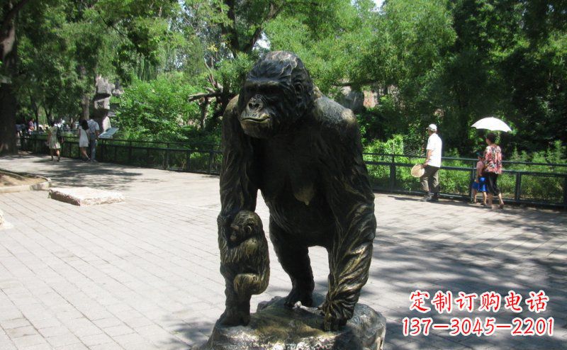 聊城象征力量的猩猩铜雕