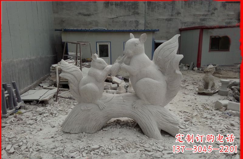 聊城中领雕塑 松鼠之爱 石雕定制