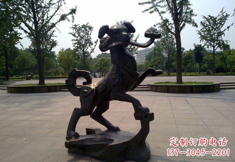 聊城公园动物如意小狗铜雕