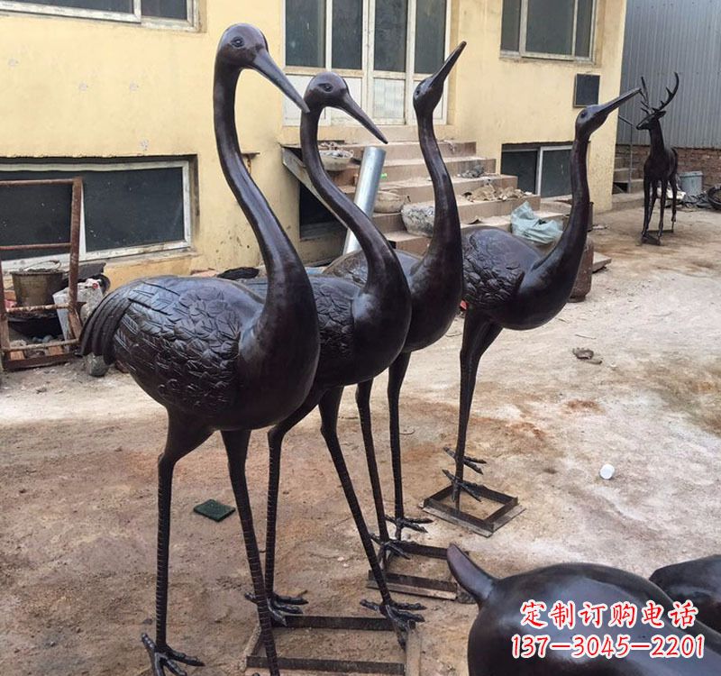 聊城公园动物铜雕丹顶鹤