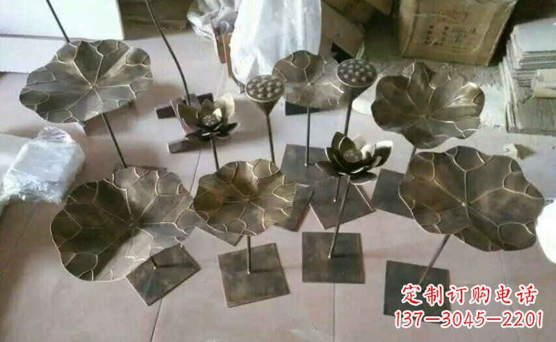 聊城公园锻铜荷花荷叶景观铜雕