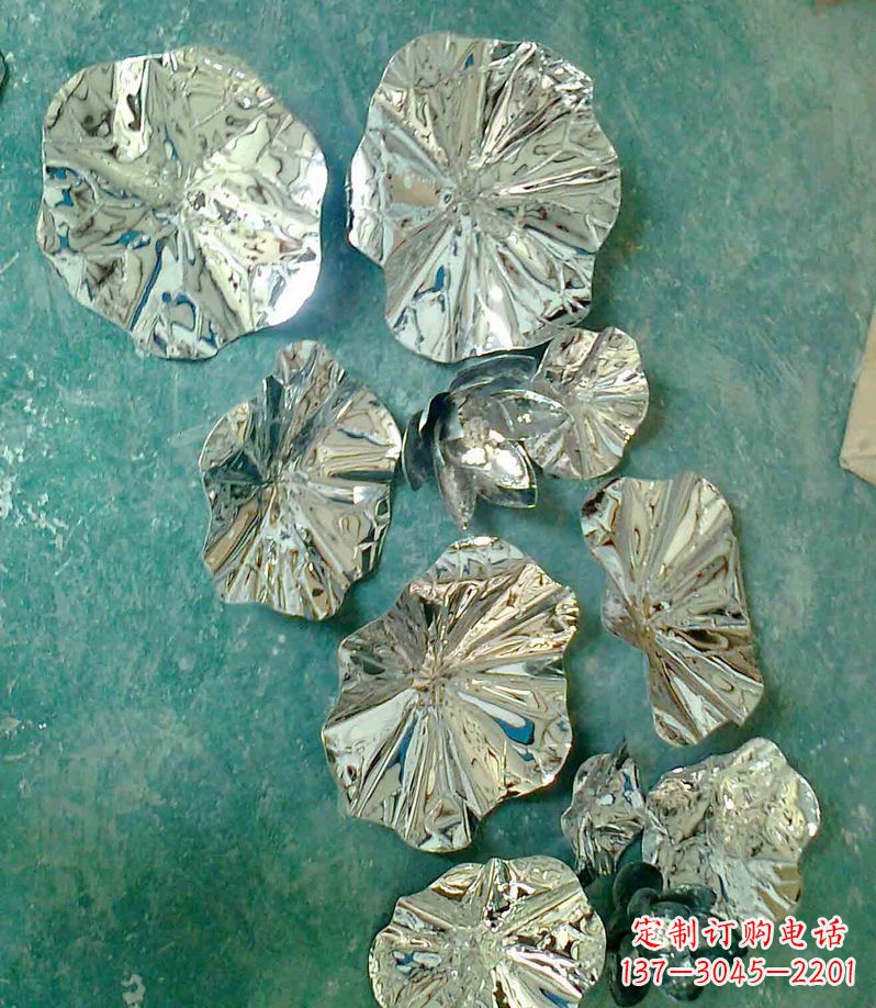 聊城精致锻铜荷叶造型雕塑