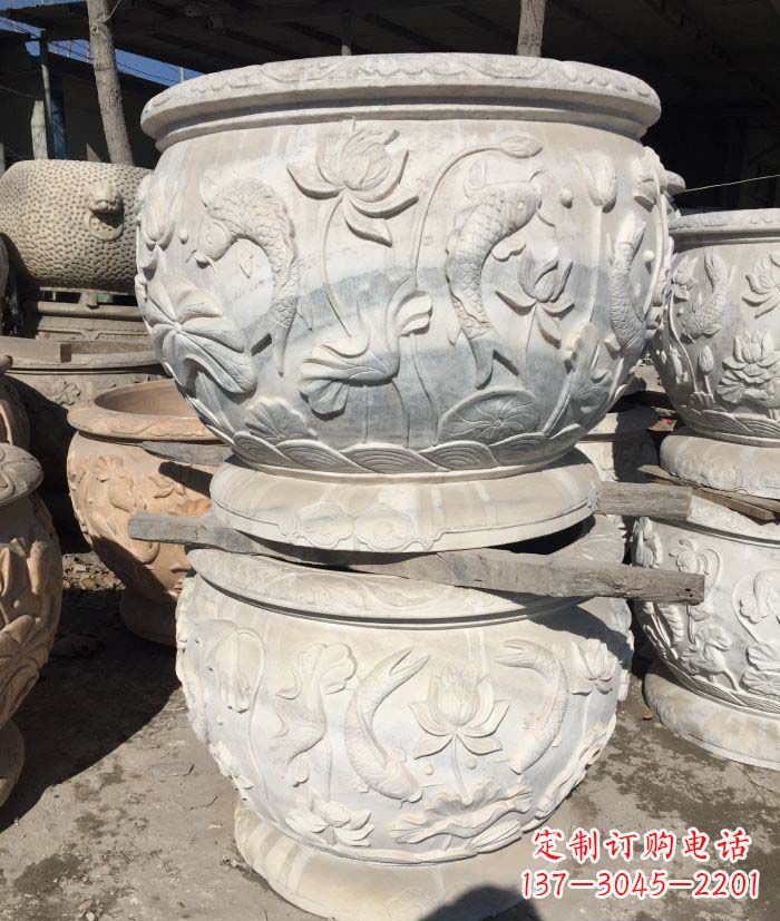 聊城公园汉白玉连年有余浮雕圆形荷花石水缸