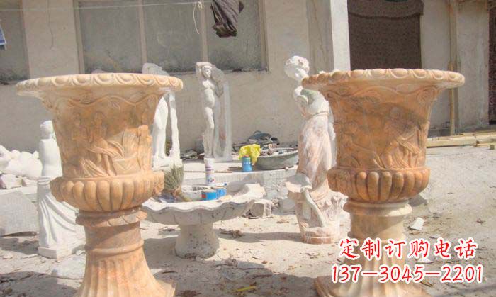 聊城公园景观晚霞红花盆石雕