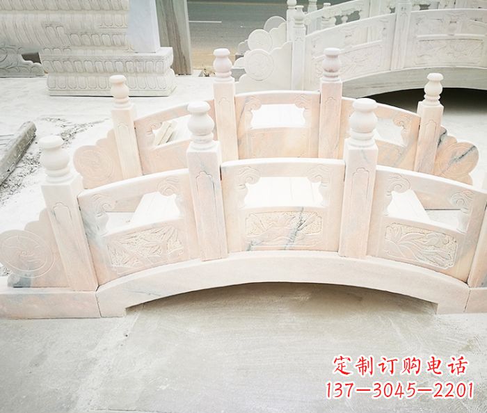 聊城公园景观晚霞红石雕拱桥