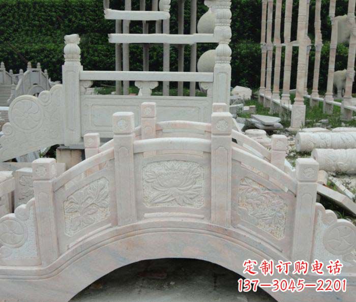 聊城红石拱桥雕塑