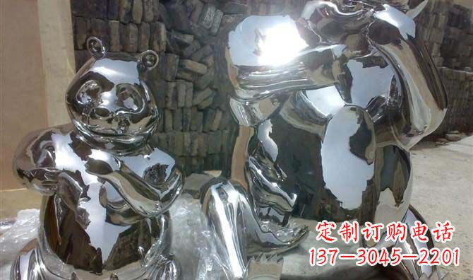 聊城真实不锈钢熊猫大型雕塑