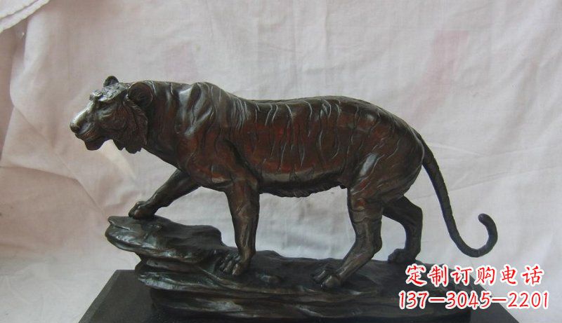 聊城公园老虎动物铜雕 (5)