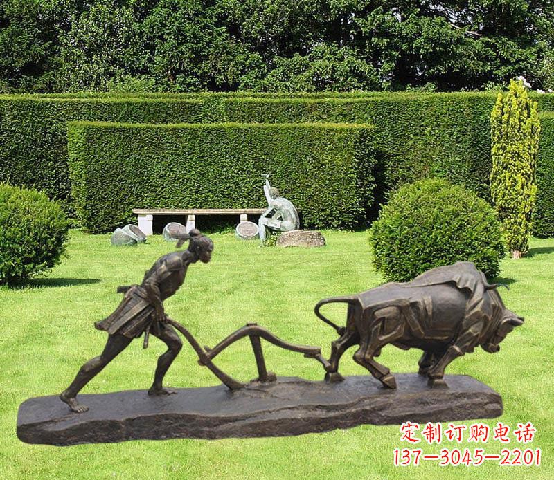 聊城古典风格牛雕塑,新时代艺术装点