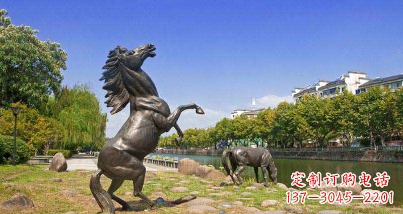 聊城公园立马动物铜雕