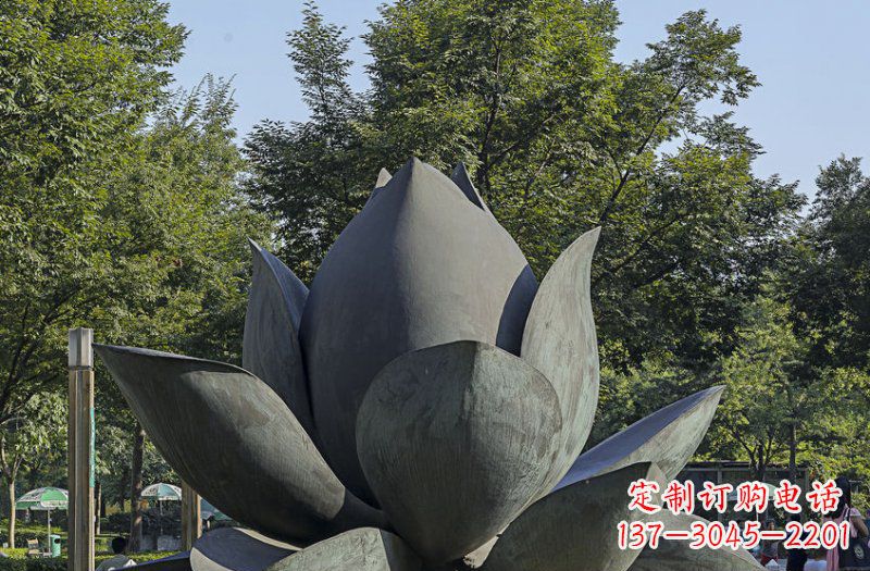 聊城公园莲花景观铜雕