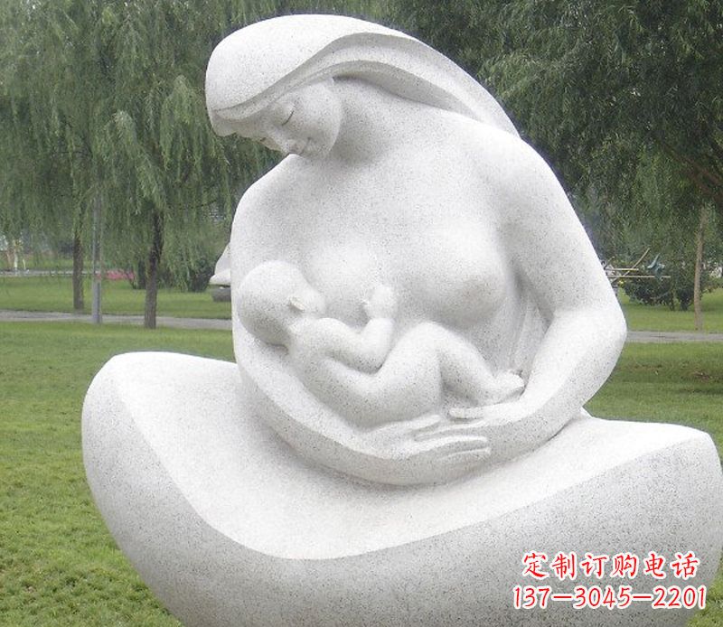 聊城精美母亲喂奶石雕塑