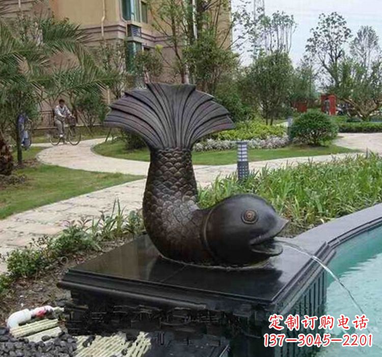 聊城公园喷水鲤鱼铜雕