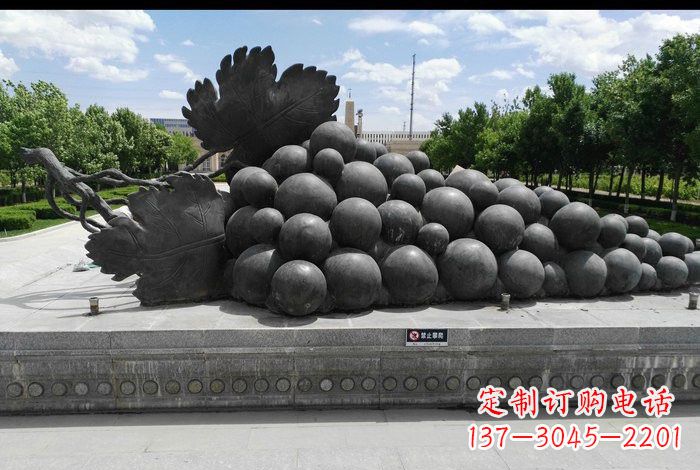 聊城美轮美奂的葡萄铜雕塑