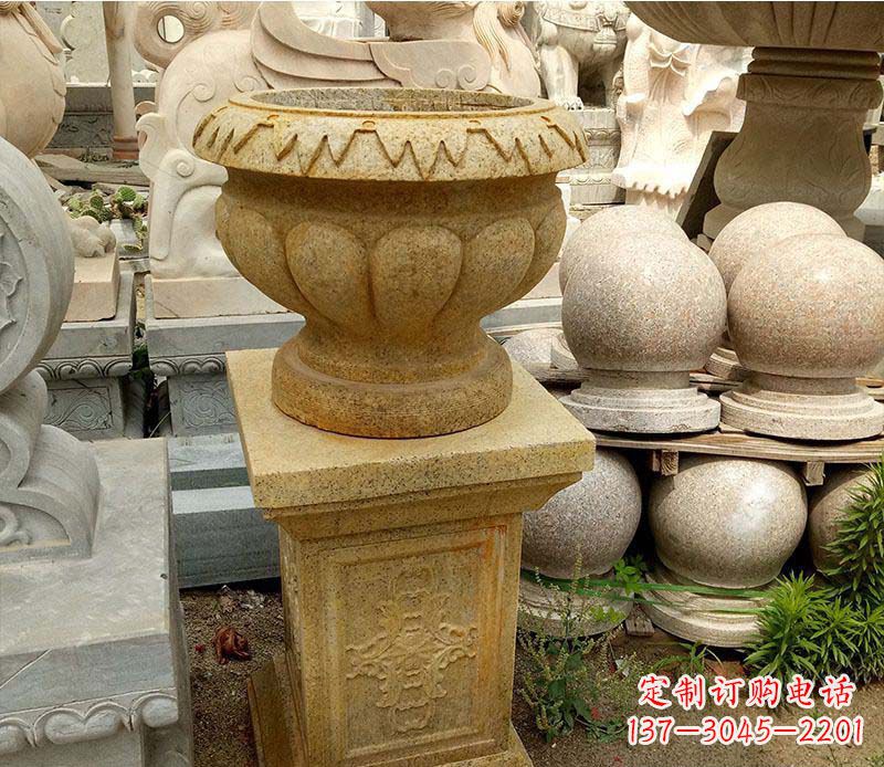 聊城砂岩花盆景观石雕--美观多彩的室外装饰