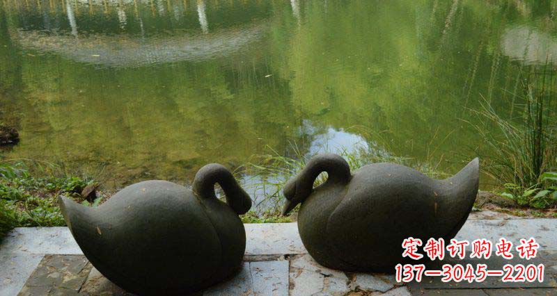 聊城高雅优美的天鹅铜雕
