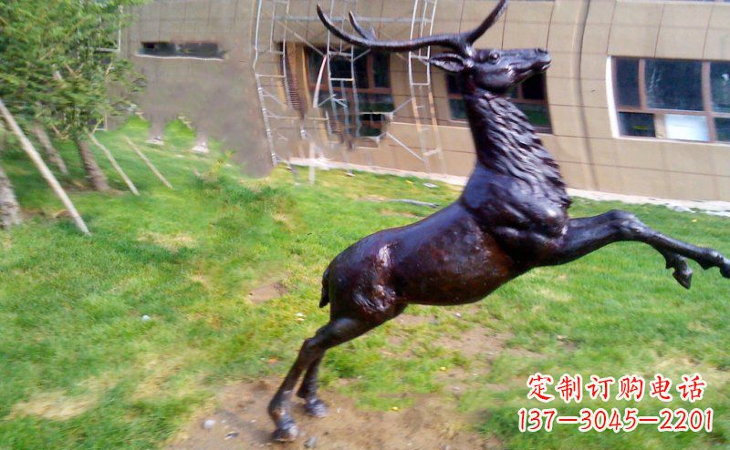 聊城跳跃的鹿动物铜雕