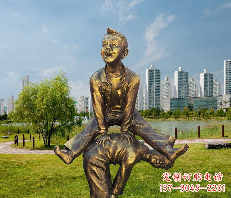 聊城公园铜雕跳马蹲人物雕塑
